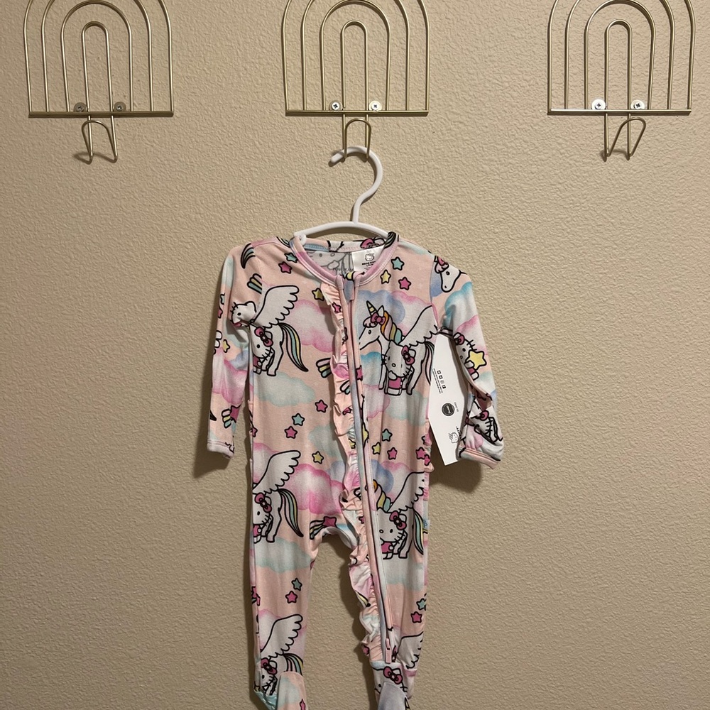 Posh Peanut × Hello Kitty Ruffle Zip Footie - 0-3M